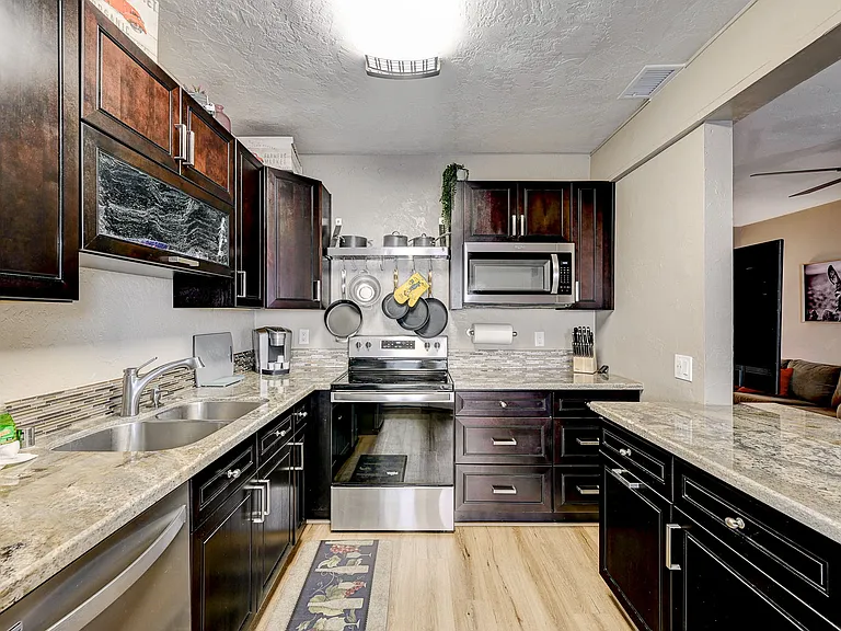 3916 Vegas Dr #3-A — Photo 31