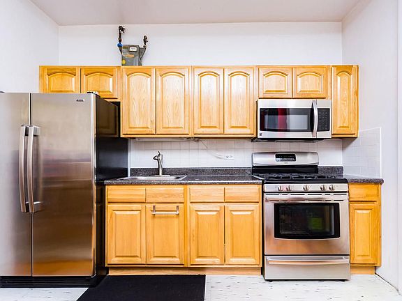 4th image of 3388 Wayne Ave #41C