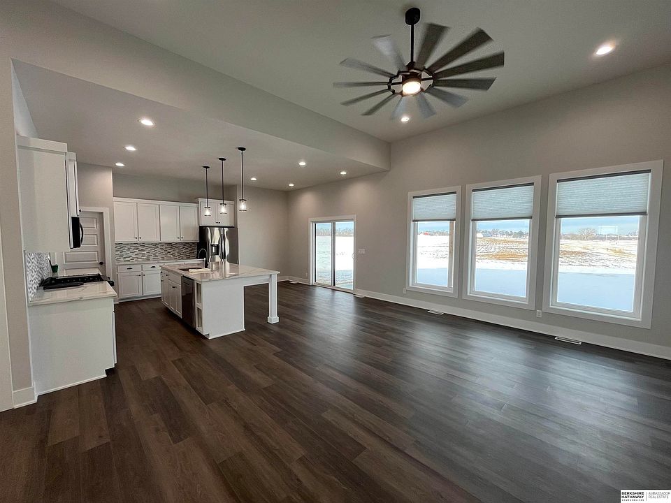 1st image of 1010 Bluejay Cir