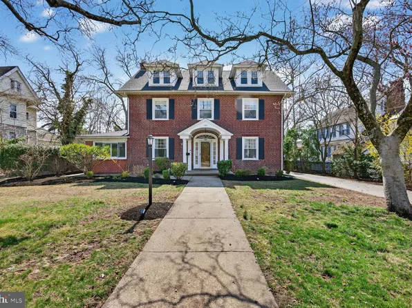 104 W Maple Ave, Merchantville, NJ 08109