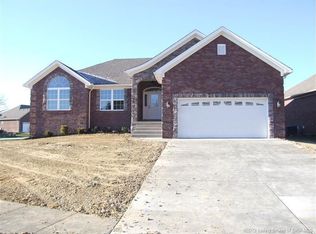 10844 Elk Run Trl, Sellersburg, IN 47172