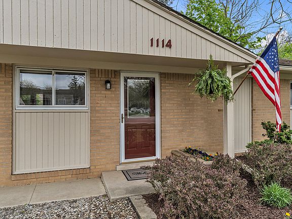4th image of 1114 N Maple Rd