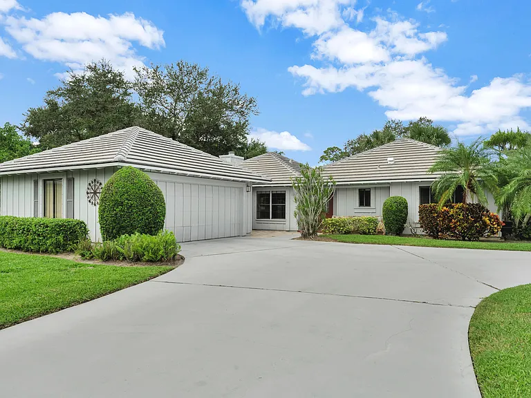 121 Prestwick Cir — Photo 7