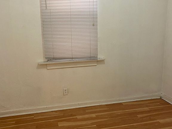 4th image of 3027 S Poplar Ave #1