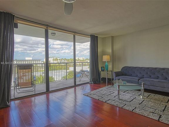 5th image of 3031 N Ocean Blvd APT 501