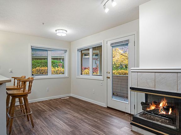 5th image of 639 N Riverpoint Blvd Unit G101-1