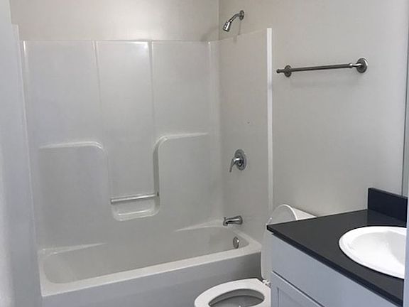 5th image of 1300 E 6th St #204