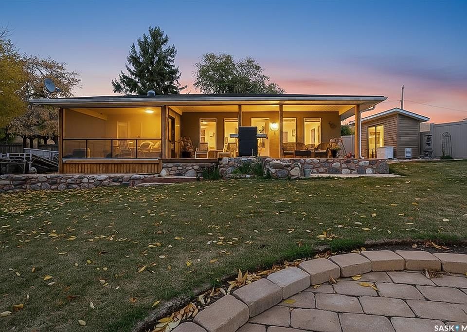 1st image of 367 Daniel DRIVE
