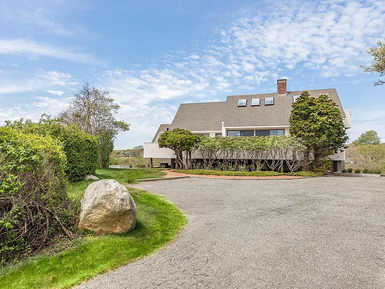 657 Old Montauk Hwy — Photo 2