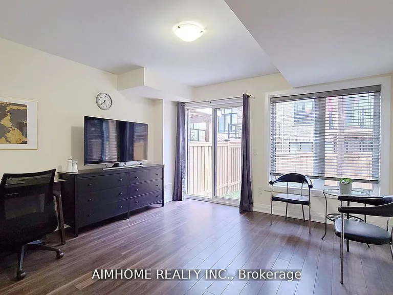 45 Duncombe Ln — Photo 20