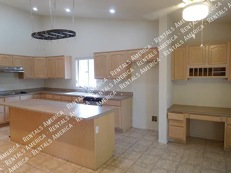 5747 N 105th Ln — Photo 15