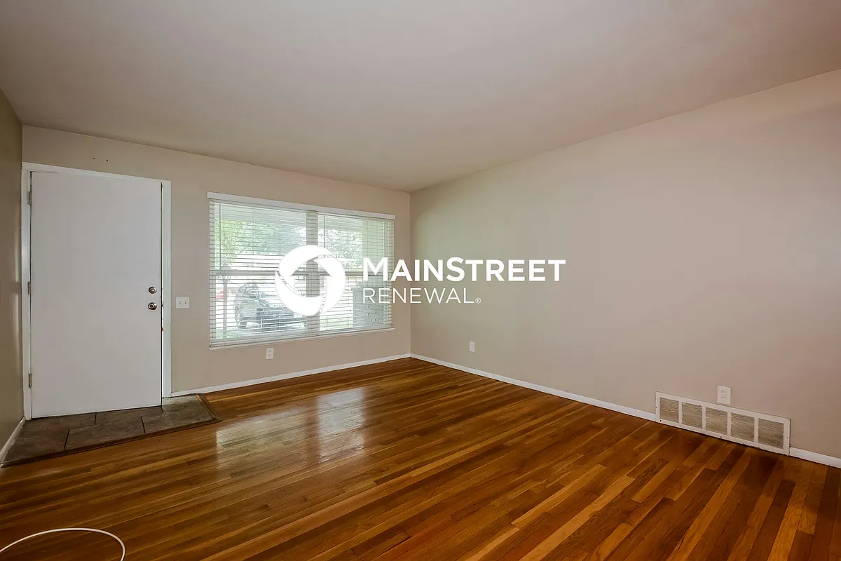 Living Room - 11726 Criterion Ave