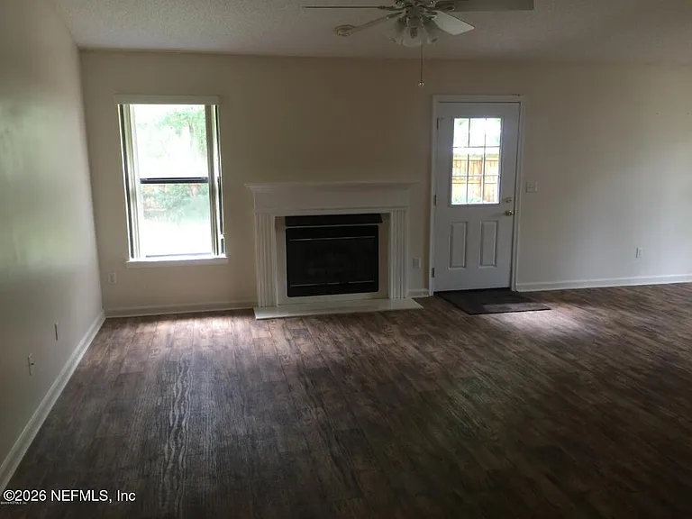 5058 Acre Estates Dr W — Photo 4