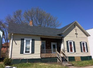 204 S 8th St, Escanaba, MI 49829