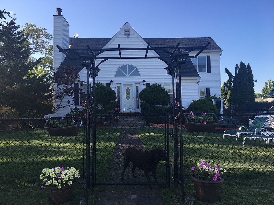 1st image of 19 Westminster Dr
