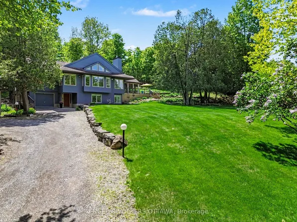 4637 Northwoods Dr, Ottawa, ON K0A 3M0