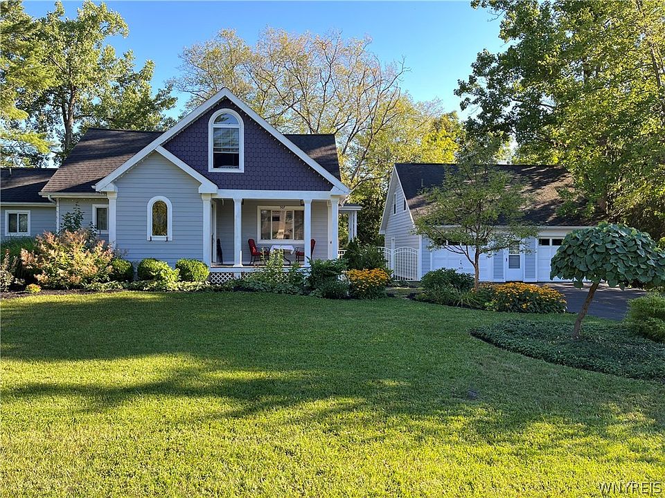 1st image of 307 Comstock Rd