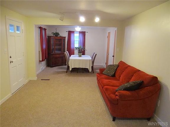 4th image of 64 Fontaine Dr
