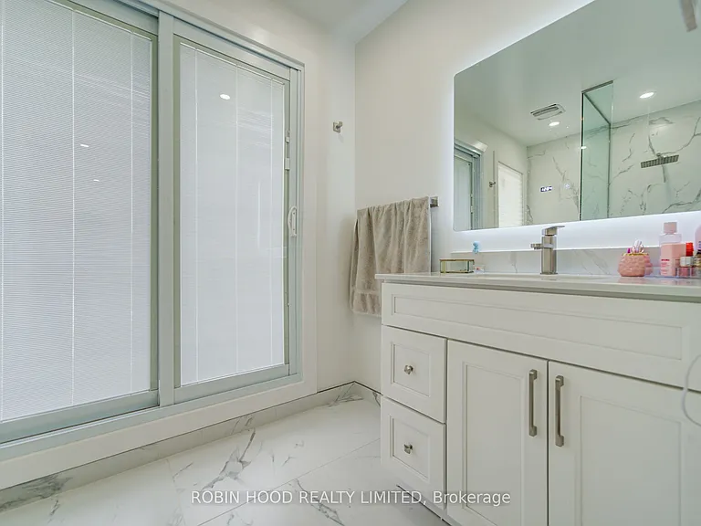 124 Robert St — Photo 18