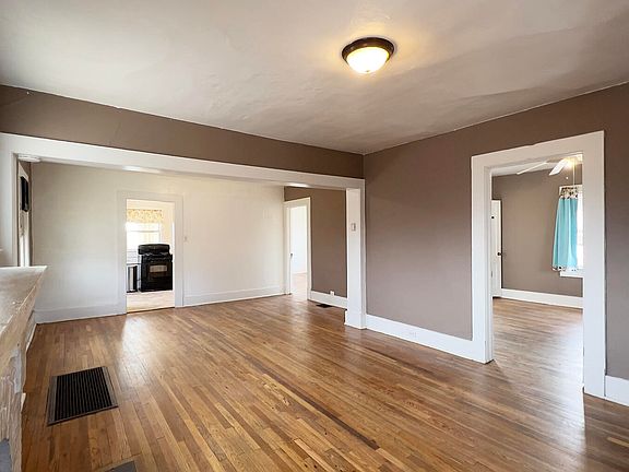 4th image of 3704 Jackson Ave