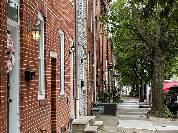 2nd image of 1935 Gough St