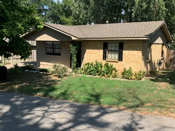 210 S Roosevelt St, Sallisaw, OK 74955