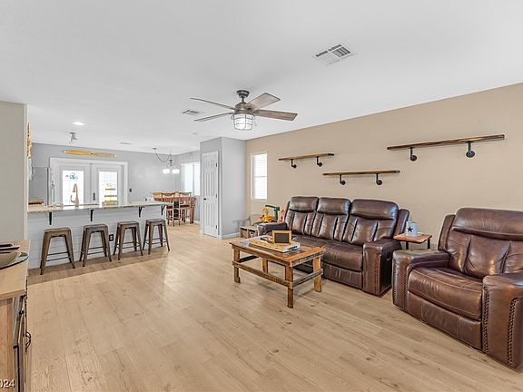 4th image of 6841 Rosinwood St