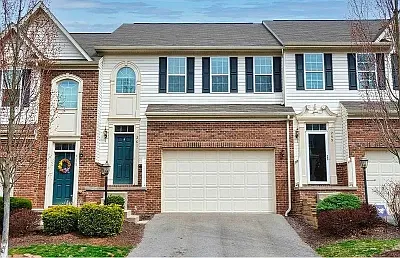 3 bed, 3.5 bath, 1918 sqft, $2,700 — Photo 1
