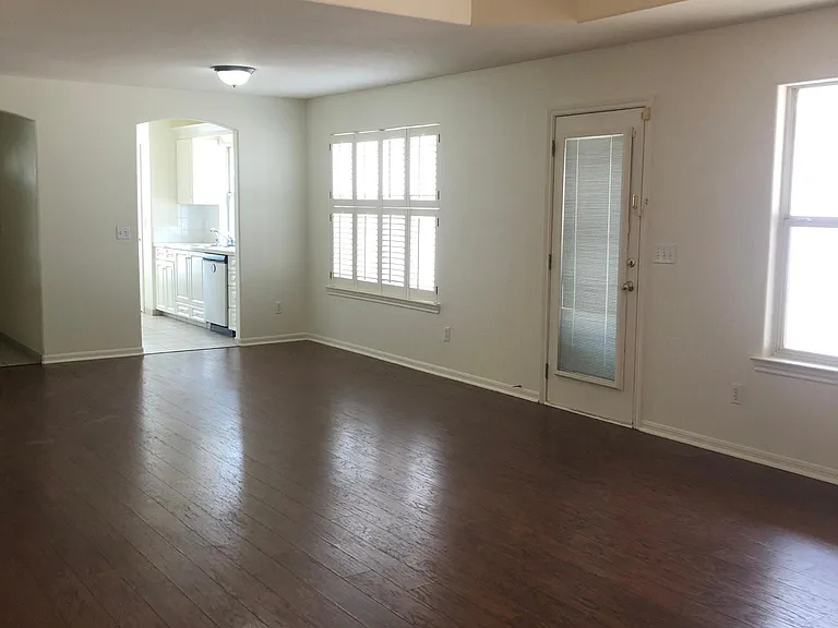 248 Dogwood Dr — Photo 2