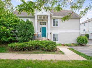 2414 Oakfield Ct, Aurora, IL 60503