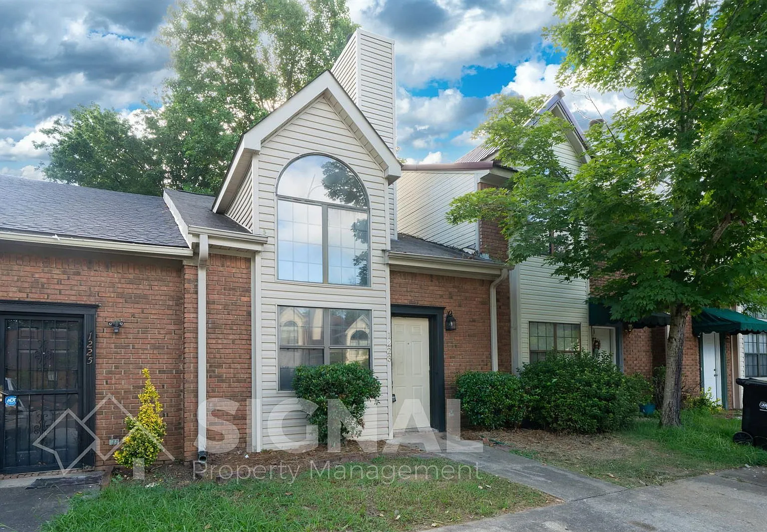 2 bed, 2.0 bath, 1242 sqft, $1,095 — Photo 2