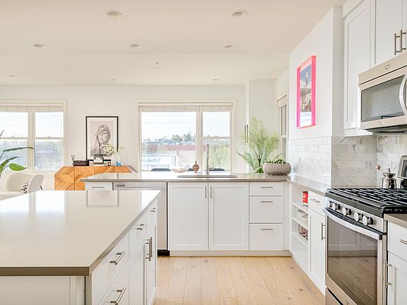 3rd image of 3301 Arapahoe Ave #221
