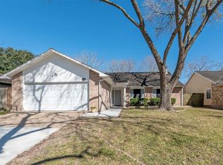 6811 Blue Ridge Dr, Richmond, TX 77469