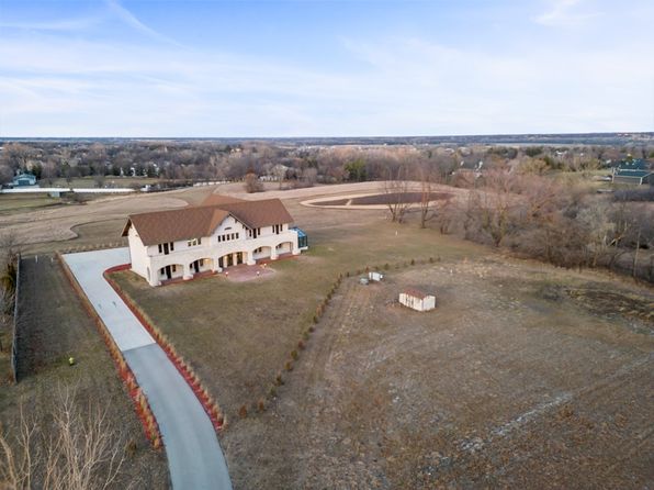 7217 NW 107th St, Johnston, IA 50131