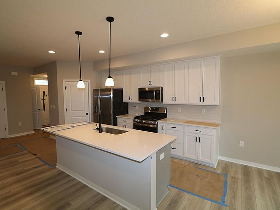 3rd image of 6439 Angelica Way