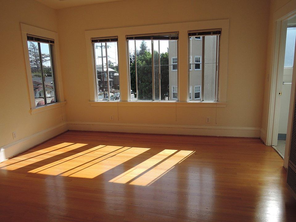 1st image of 5601 Shattuck Ave APT 4