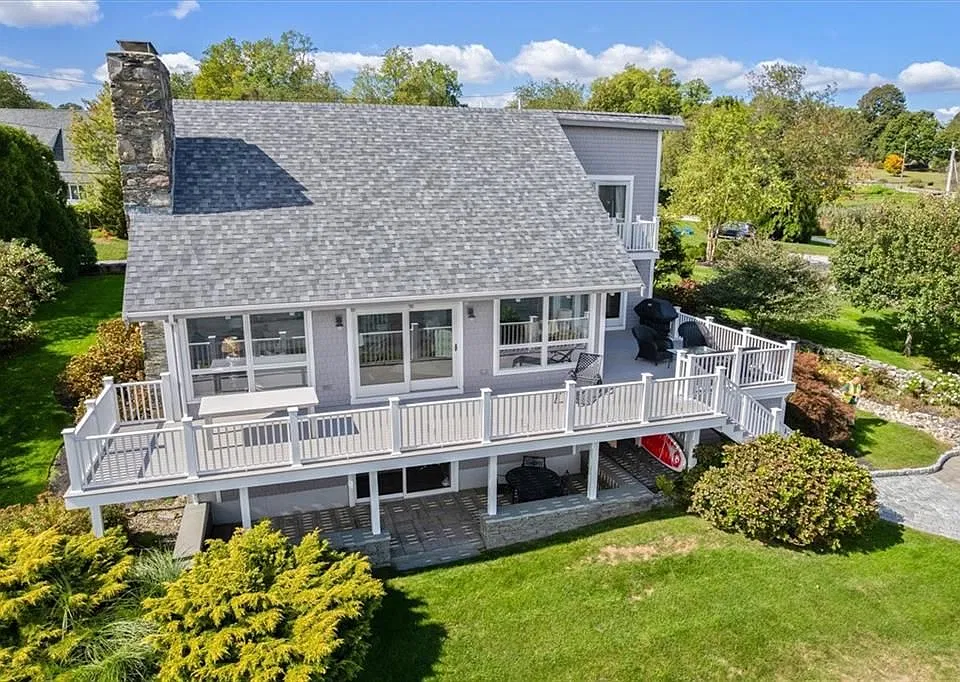 90 Macomber Ln