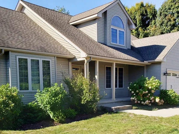 1 Autumn Dr, Easthampton, MA 01027