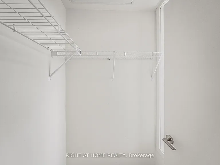 260 Finch Ave E #4 — Photo 21