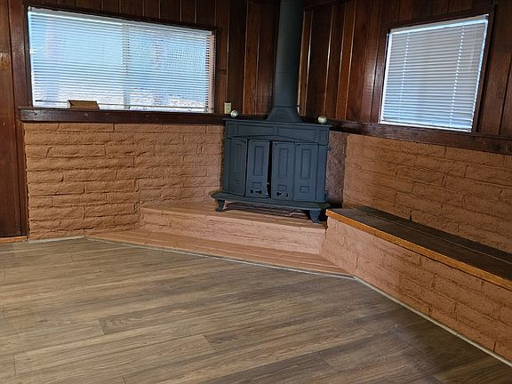 3rd image of 209 Ponderosa Dr