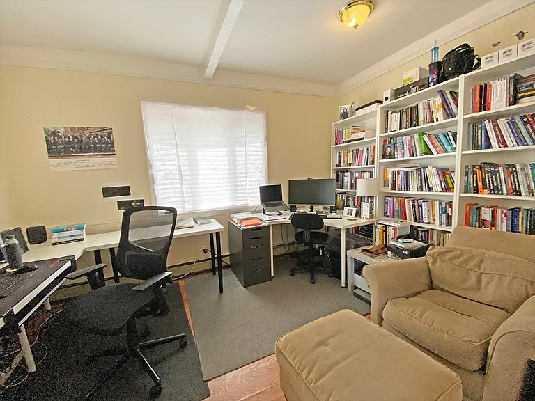 263 Auburndale Ave — Photo 15