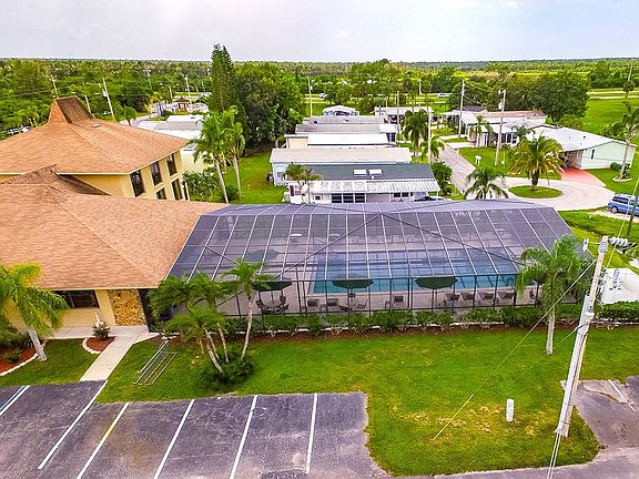 3rd image of 17100 Tamiami Trl #93
