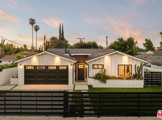 13521 Magnolia Blvd, Sherman Oaks, CA 91423