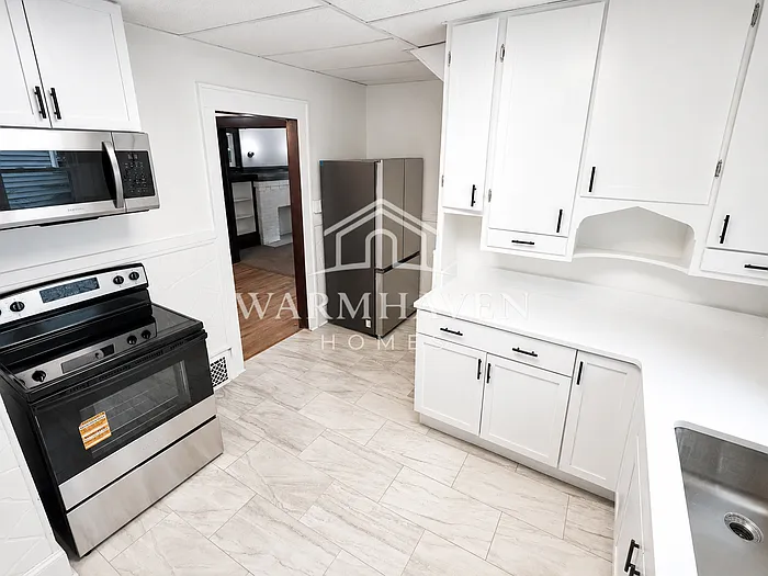 4 bed, 1.0 bath, 1602 sqft, $1,545 — Photo 3