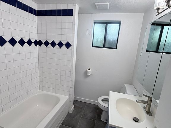 5th image of 757 Baca St #3