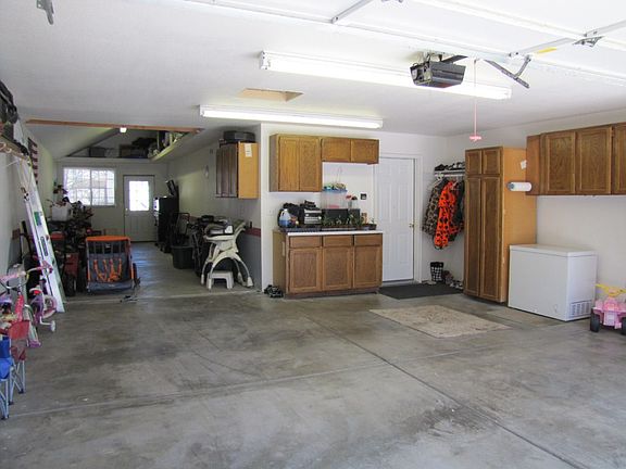 3rd image of 601 Sunrise Dr