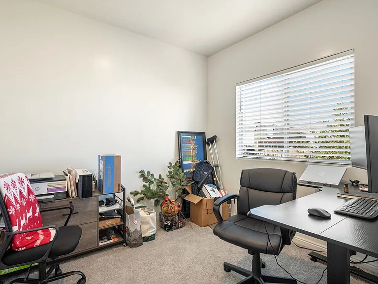 1382 E White Desert Dr — Photo 5