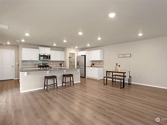4th image of 3454 Hoffman Hill Blvd