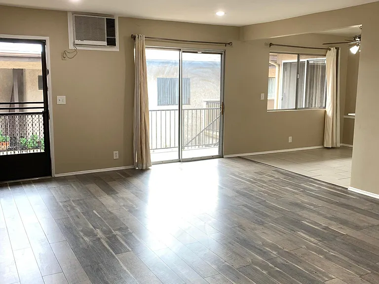 335 N Isabel St #7 — Photo 7