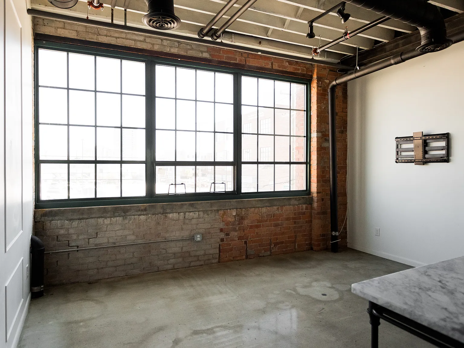 1 bed, 690 sqft, $1,700 — Photo 3